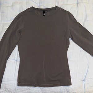 Long Sleeve Gray Top